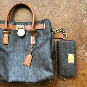 Michael Kors “Large Signature Hamilton” Tote
